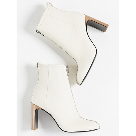 Edgy Chic Rag & Bone Front Zip Booties - Picture 3 of 8